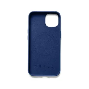 Mujjo Lederhülle in Monaco-Blau für iPhone 14 mit MagSafe-Ring und erhöhtem Kameraausschnitt, Rückansicht
