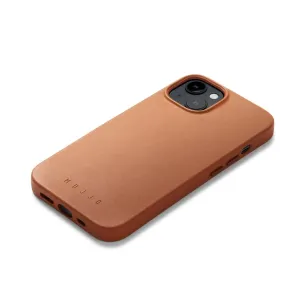 Mujjo iPhone 14 Case aus hellbraunem Leder mit erhöhtem Kamerarahmen, MagSafe-Kompatibilität und geprägtem Logo