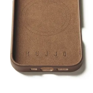 Mujjo Lederhülle in Tan für iPhone 16 Pro mit MagSafe-Ausrichtungsring und Aussparungen für die unteren Anschlüsse