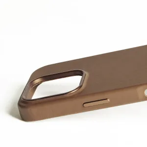 Mujjo Lederhülle in Hellbraun für iPhone 16 Pro mit erhöhtem Kameraausschnitt und Abdeckung für die Seitentaste