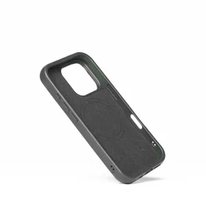 Coque Mujjo Shield pour iPhone 16 Pro en gris foncé, avec découpe pour l’appareil photo, intérieur texturé et compatibilité MagSafe
