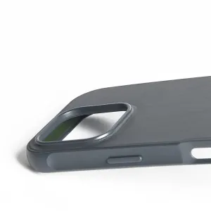 Coque Mujjo Shield Case pour iPhone 16 Pro en gris foncé, montrant l’ouverture pour appareil photo compatible MagSafe et les boutons latéraux