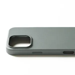 Mujjo Lederhülle für das iPhone 16 Pro Max in Rauchgrün, mattes Grüngrau mit erhöhtem Kameraausschnitt