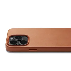 Coque MagSafe Mujjo en cuir fauve pour iPhone 14/15 Plus avec découpe surélevée pour appareil photo et profil fin