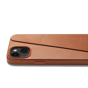 Mujjo Full Leather Wallet Case für iPhone 15 Plus in Hellbraun, mit Kartenfachklappe, genähten Kanten und Kameraausschnitt