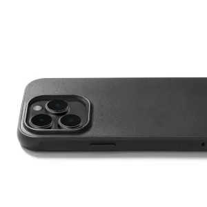 Mujjo iPhone 15 Pro Impact Case in Schwarz, mattes Lederfinish mit Kameraausschnitt und MagSafe-Kompatibilität