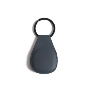 Mujjo Leder-AirTag-Schlüsselanhänger aus dunkelgrauem Leder mit schwarzem Ring, sichere Halterung für den Tracker