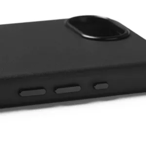 Funda de cuero negro Mujjo para iPhone 16e, con recorte para la cámara y cubiertas para los botones, compatible con MagSafe.