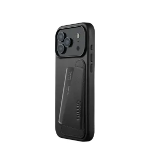Mujjo Funda de cuero tipo cartera para iPhone 17 Pro Max en negro, con bolsillo trasero para tarjetas y tarjeta visible