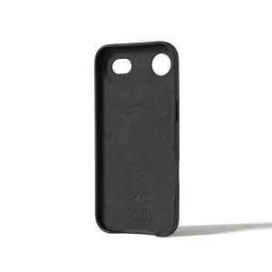 Funda de cuero integral Mujjo para iPhone 17 Air en negro, vista por detrás, con aberturas para la cámara y bordes elevados