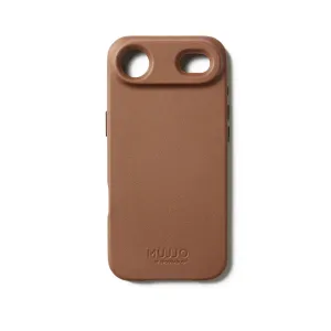 Funda de cuero integral Mujjo para iPhone 17 Air, en cuero marrón claro, con ajuste compatible con MagSafe y recortes elevados para la cámara