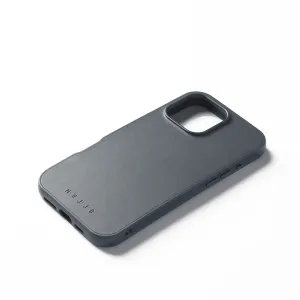 Coque Mujjo Shield pour iPhone 16 Pro Max en bleu acier, avec finition texturée et découpe surélevée pour l’appareil photo