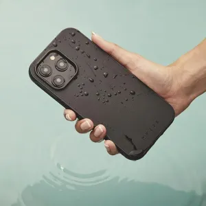 Coque Mujjo Shield pour iPhone 16 Pro Max en noir, avec finition texturée et découpe surélevée pour triple appareil photo
