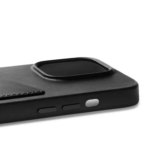 Mujjo plånboksfodral i läder för iPhone 14 Pro i svart, med kortfack, upphöjd kamerautskärning och smal profil.