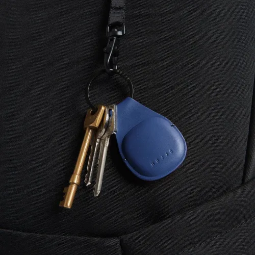 Mujjo Canopy Keychain in Monaco Blue, leather AirTag holder with magnetic closure and attached keys
