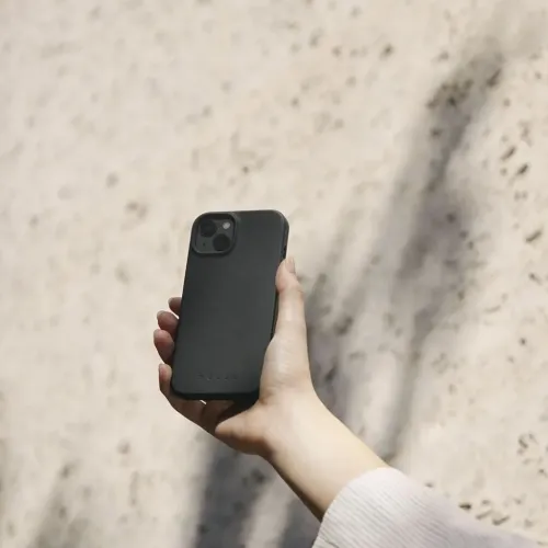 Mujjo-läderfodral med MagSafe för iPhone 14 Pro Max, svart, med upphöjt kameraskydd
