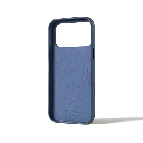 Mujjo iPhone 17 Pro Max-etui, Monaco Blue, vist indvendigt med kameraudskæring, MagSafe-ringprægning og sideknapper.
