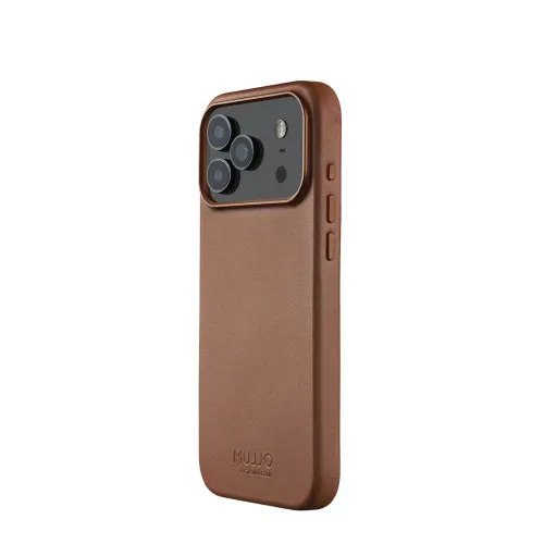 Mujjo brunt läderfodral för iPhone 17 Pro Max med upphöjd kamerautskärning och sidoknappsskydd