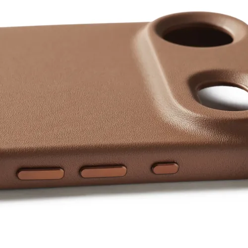 Mujjo ljusbrunt läderfodral för iPhone 17 Air med MagSafe-kompatibilitet, texturerad yta och knappskydd